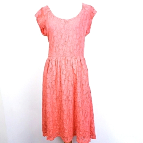 Garnet Hill Dresses & Skirts - Garnet Hill Coral Lace over, Stretch Fit and Flare Dress Size 12 cap sleeves